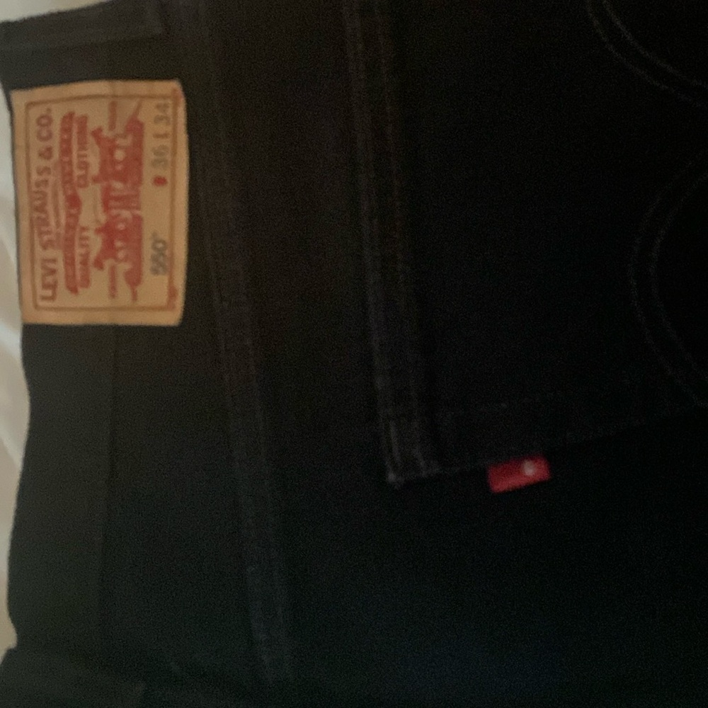 black levi’s relaxed fit waist 36 length 34